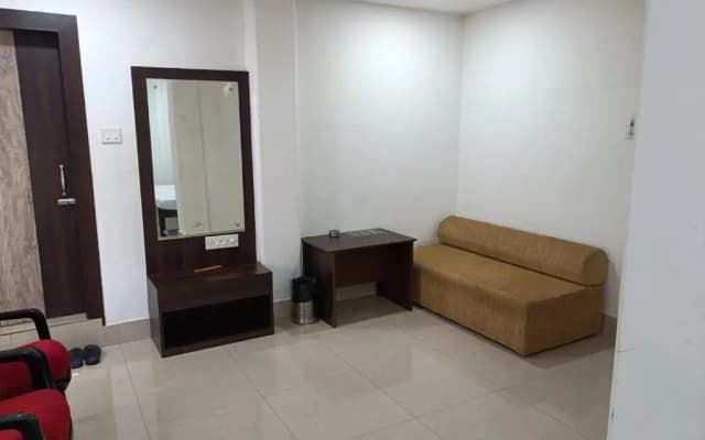 Kusum Hotel And Restaurant