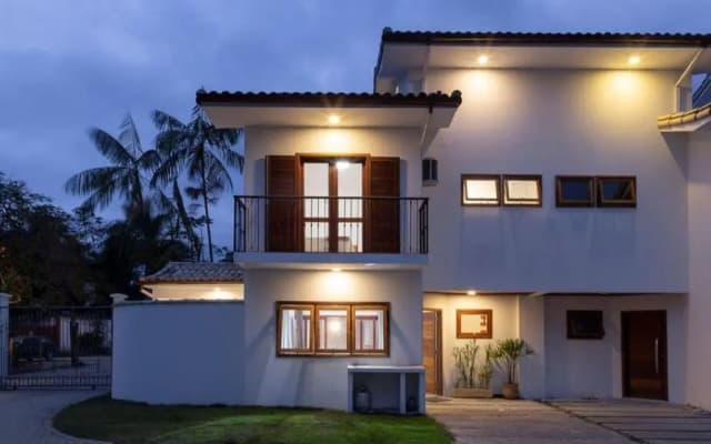Casa Andorinha com 3 quartos com ar e piscina