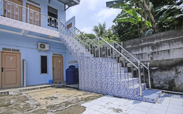 OYO Life 90433 Serasi Kost