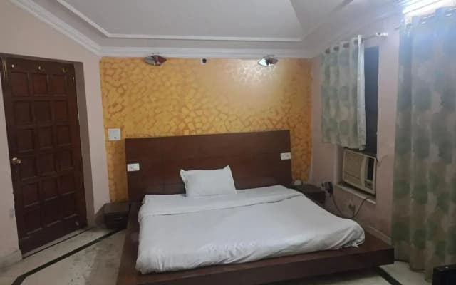 Hotel Queens Pearl Inn