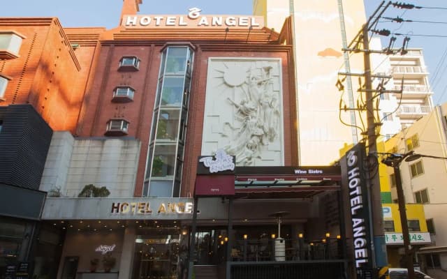 Angel Hotel