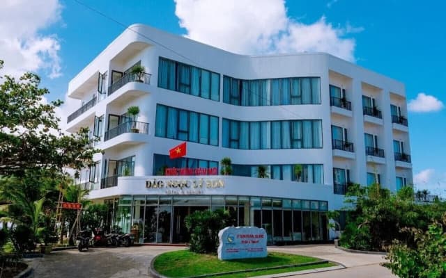 Ly Son Pearl Island Hotel & Resort