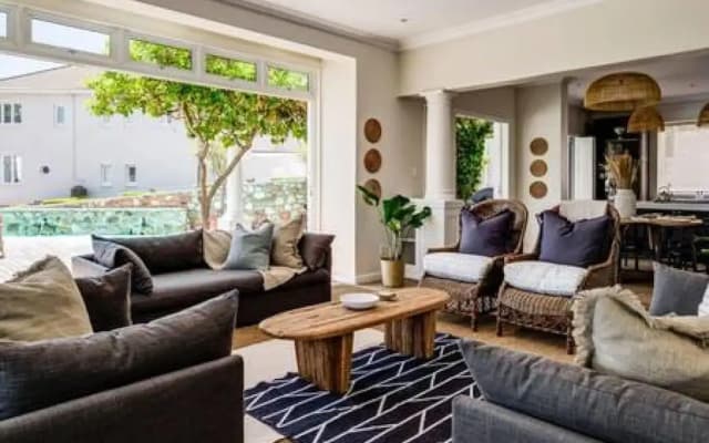 Magical Holiday Home Walking Distance to the Beach Sedgemoor Villa