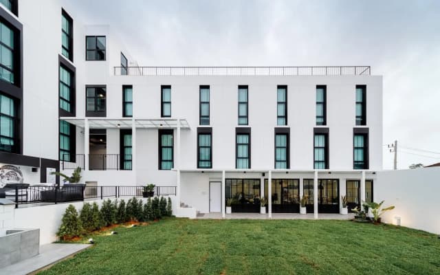 Blu Monkey Hub & Hotel Ranong