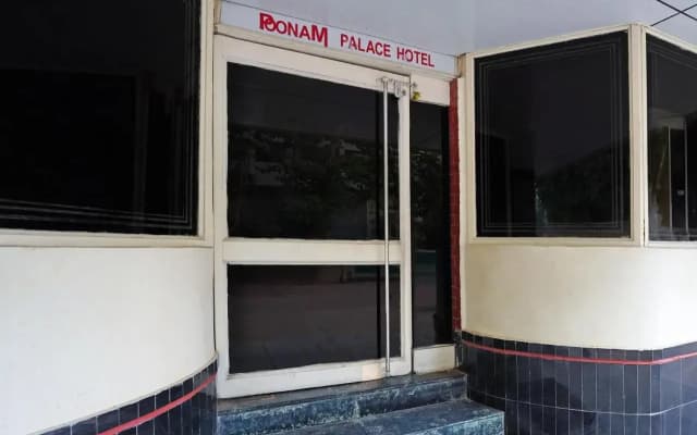 Poonam Palace Hotel
