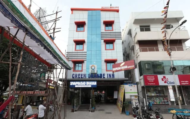 OYO 6148 Green Grande Inn