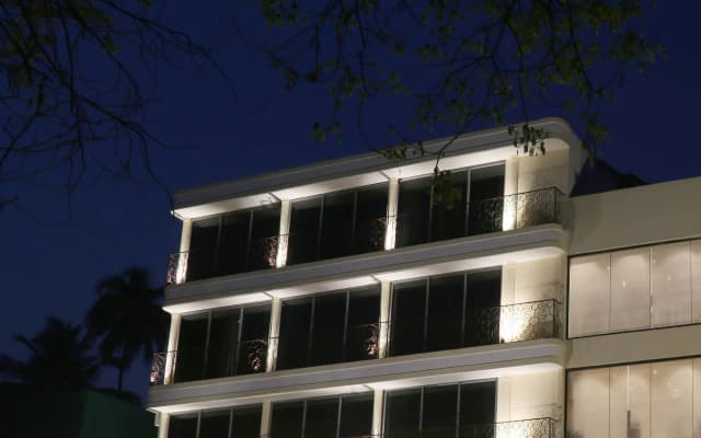 The Flora Grand