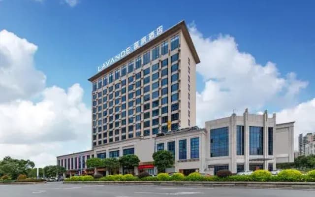Laifeng Hotel (Zhongshan Xiaolan Light Rail Station Branch)