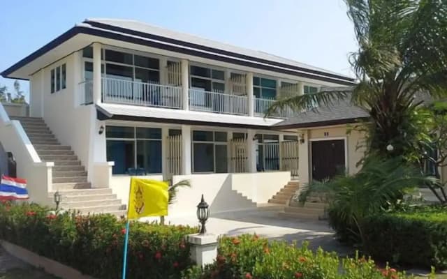 Baan Faa Talaychan Resort