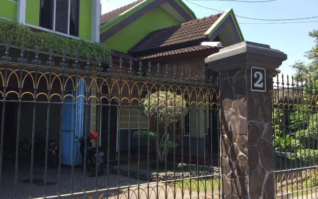 OYO 1639 Penginapan Anggrek Syariah 1