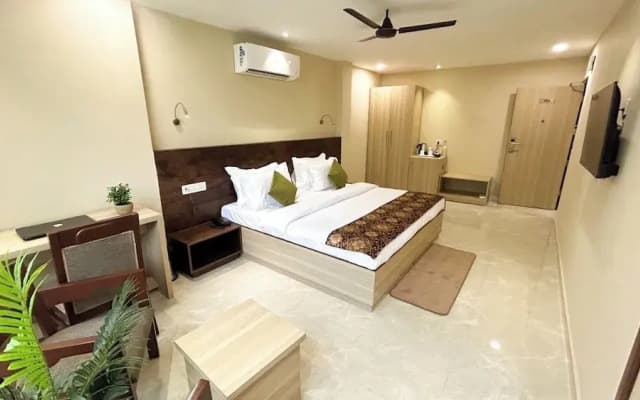 Iris Suites Kalkaji