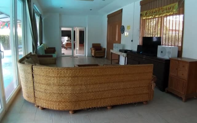 Capital O916 Chill Chill D Pool Villa