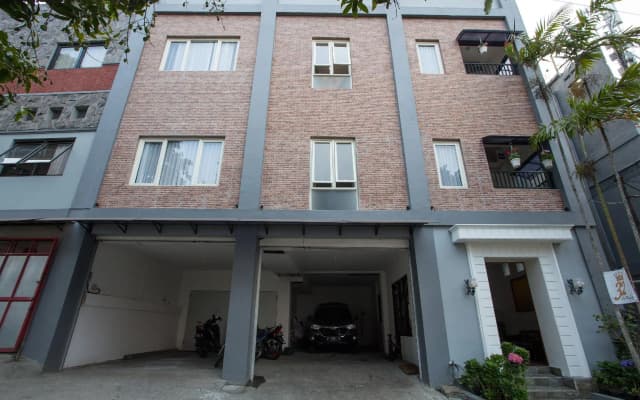 Hotel O 32 Guest House