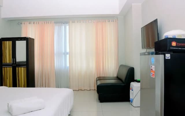 Fully Furnished With Comfortable Design Studio Springlake Summarecon Apartment
