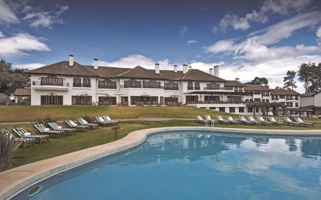 Fairmont Mount Kenya Safari