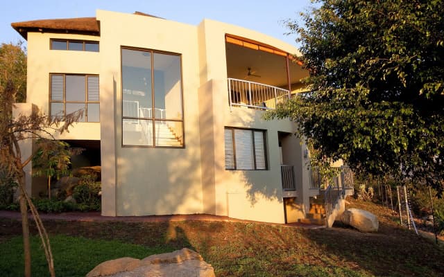 La Roca Guest House