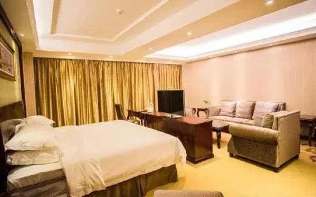 Vienna Hotel (Taixing Gulou Xintiandi Sports Center)
