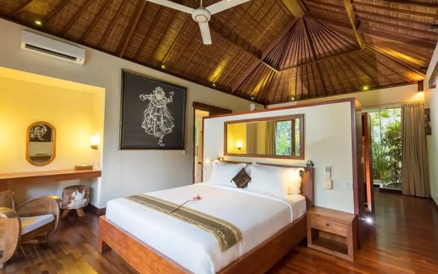 Villa Ku Tama by Villa Finder