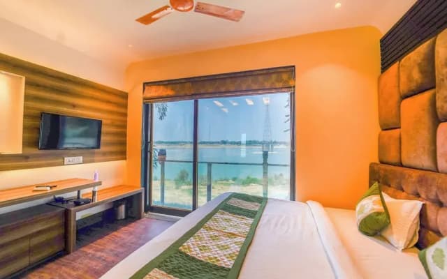 Shiv Rudraksh Resort - Near Assi Ghat