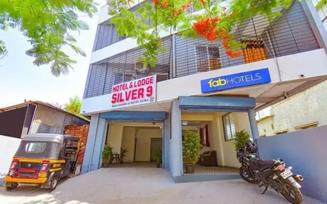 FabHotel Silver 9