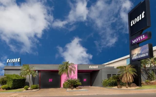 Tout Motel (Adults Only)