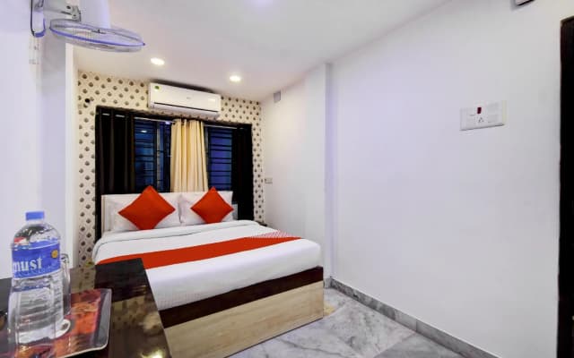 Oyo 81663 Royal Regency