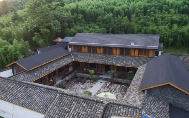 Yunshuiyu Moganshan Hot Spring Siheyuan Homestay