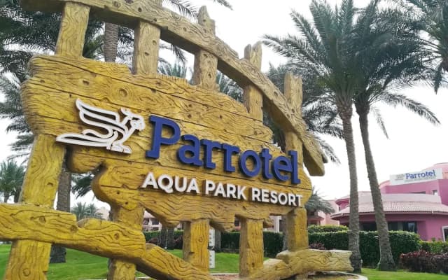 Parrotel Aquapark Resort