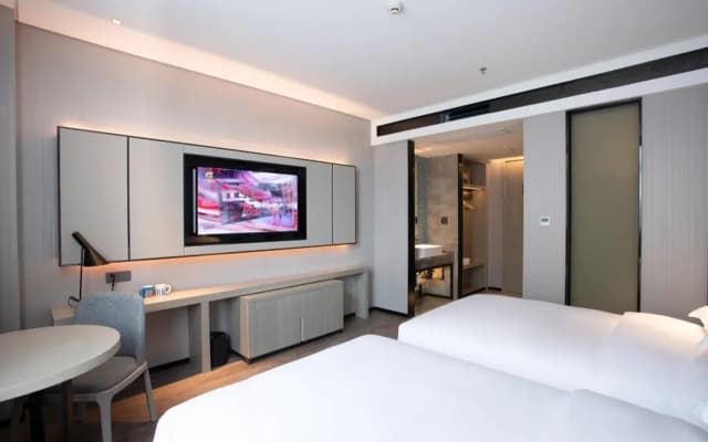 Echarm Hotel (Hechi Yizhou Municipal Center Plaza)