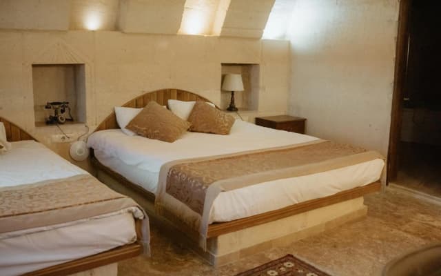 Kismet Cave Mansion