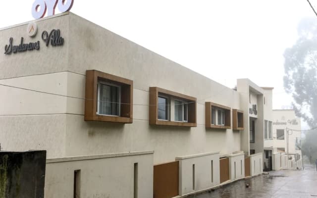 OYO 4943 Sandanams Villa