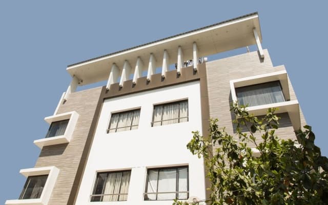 OYO 12475 Hotel Maheshwari