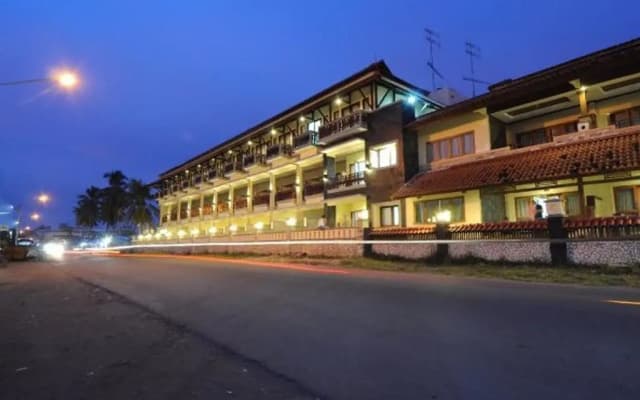 Surya Kencana Seaside Hotel