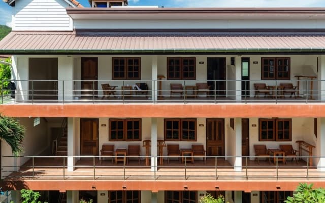 Batic House By Sharaya Hotel