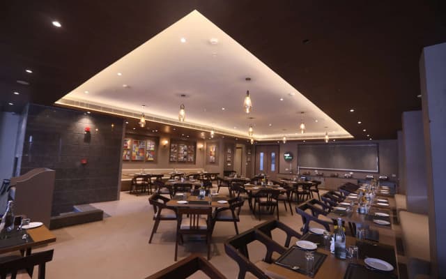 Surestay By Best Western Lucknow