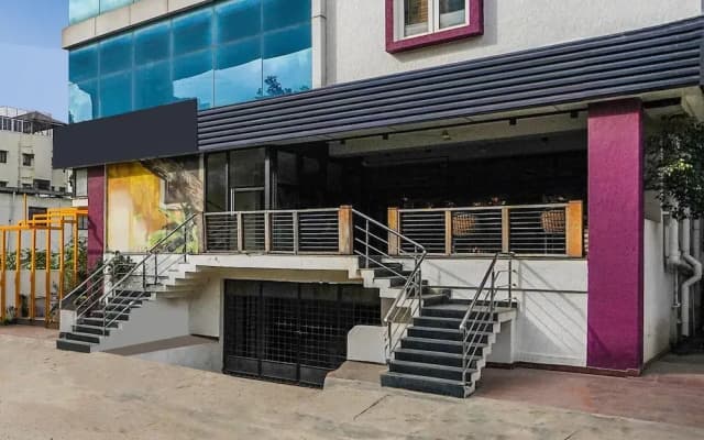 Cosy Stays at HBR Layout