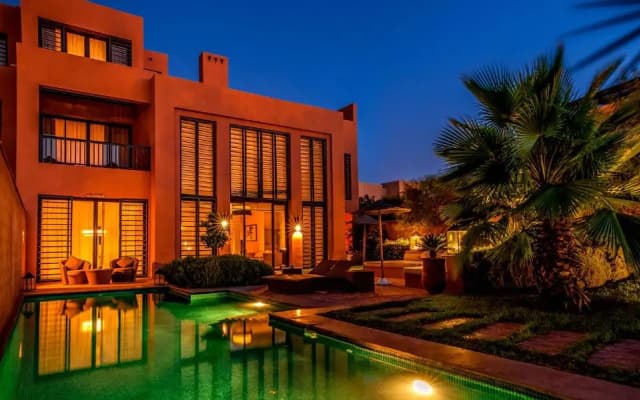 Al Maaden VillaHotel & Spa