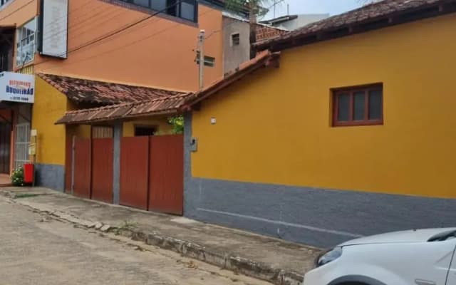 CASA RÚSTICA AMARELA 1 E 2 Meaípe