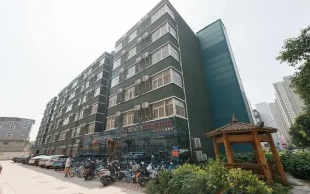 Red Ant Hotel (Xinxiang Normal University Pangdonglai)