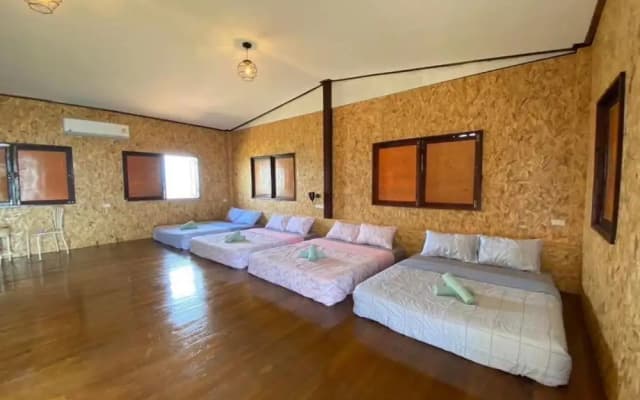 Parinya Hill Homestay & Cafe Koh Larn