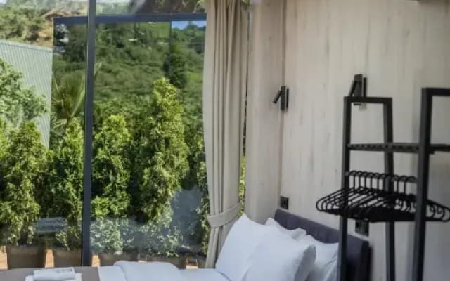 Mirrorland Bungalow