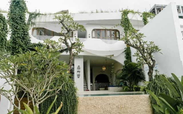 Nazeki Villa