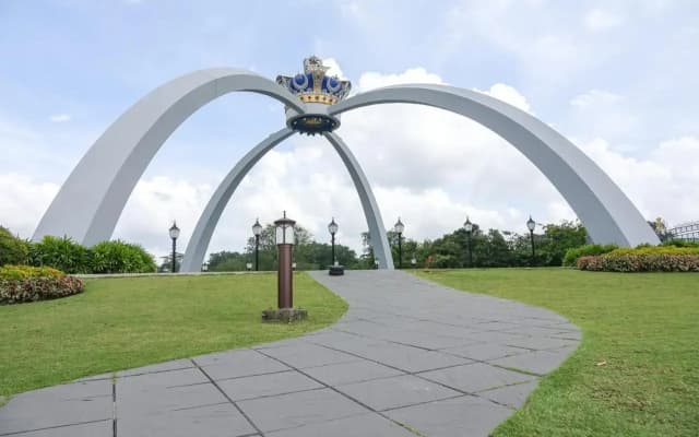 Ghazrins Garuda Hotel
