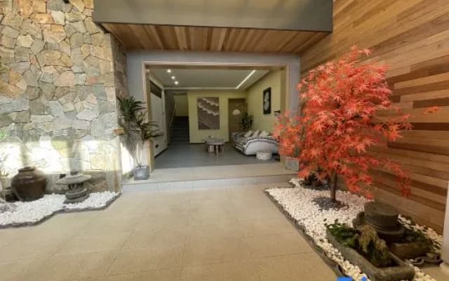 Homestay at first sight