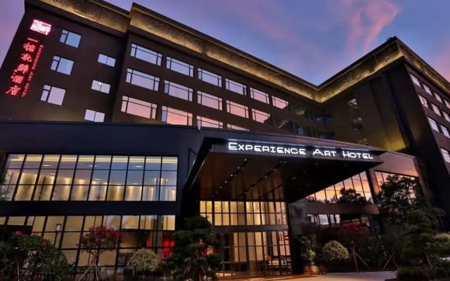 Experience Art Hotel