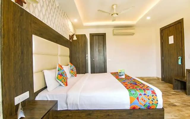 Hotel Nirvana by FabHotel