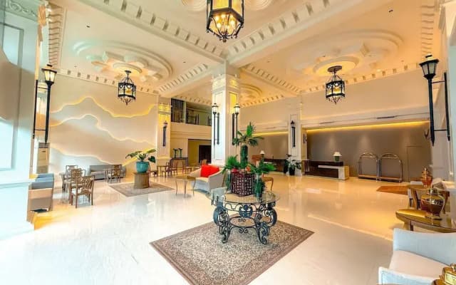 Vermillion Hotel