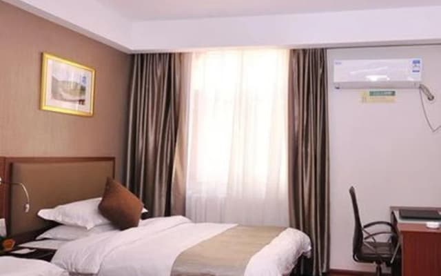 Kaifeng Yutong Hotel