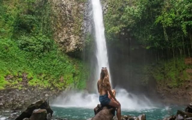 La Fortuna Lodge by Treebu Hotels