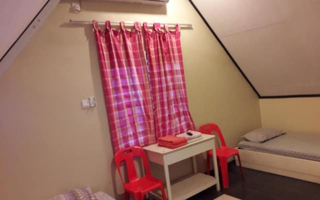 Maznah Guest House